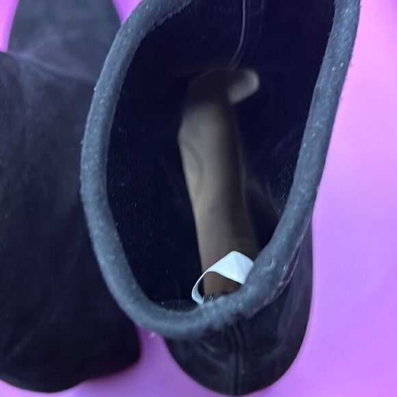 Stuart Weitzman Women's 11 Black Heel Suede Booties Classic Black Minimalist New - Picture 10 of 16